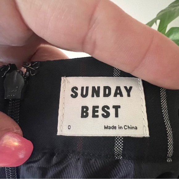 ARITZIA SUNDAY BEST pleated plaid mini skirt navy women’s SIZE 0 preppy academia - Picture 8 of 8